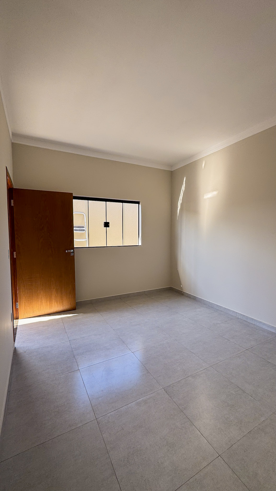 Casa nova à venda!