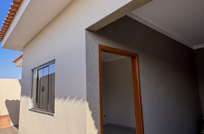 Casa nova à venda!