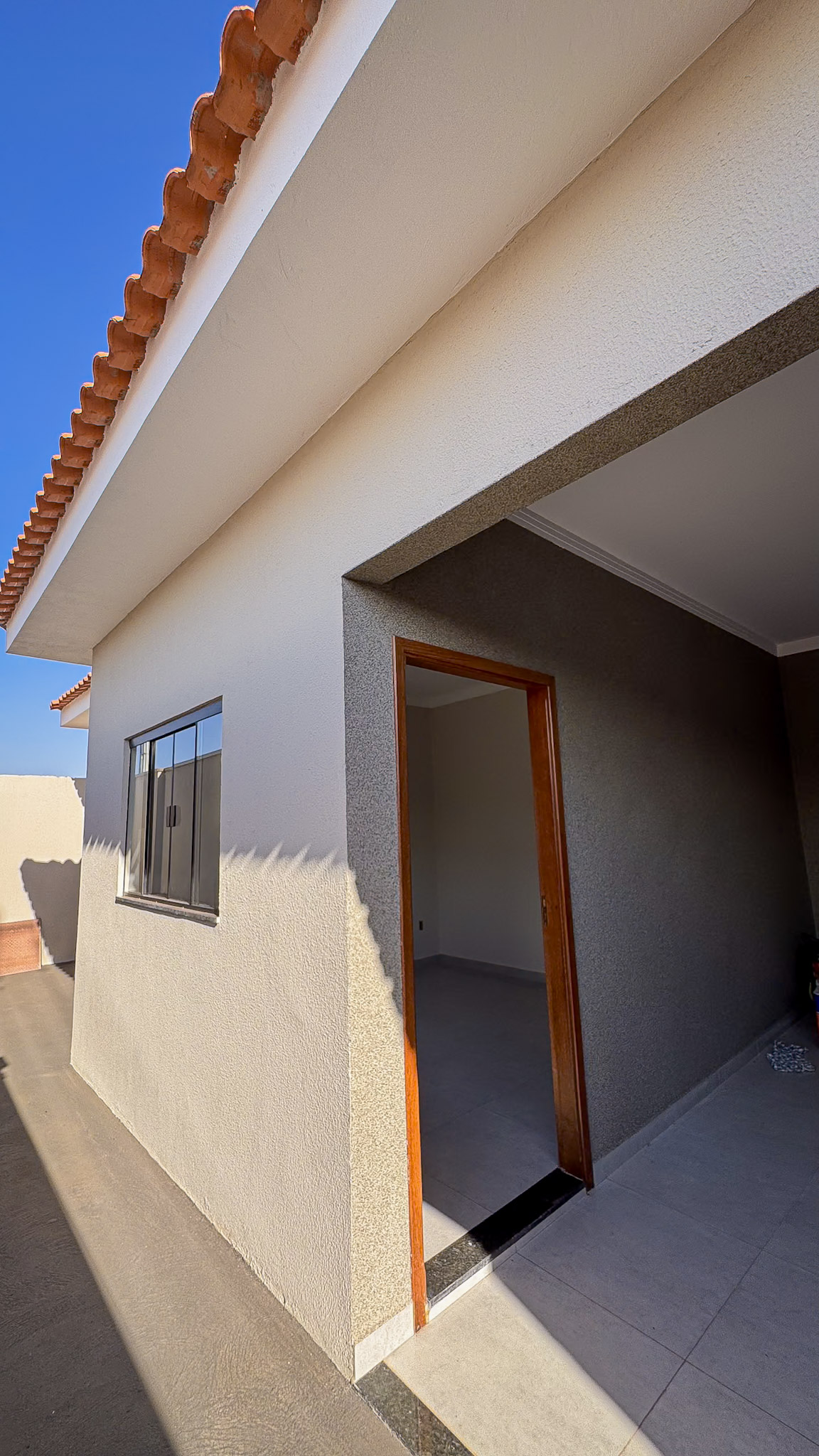Casa nova à venda!