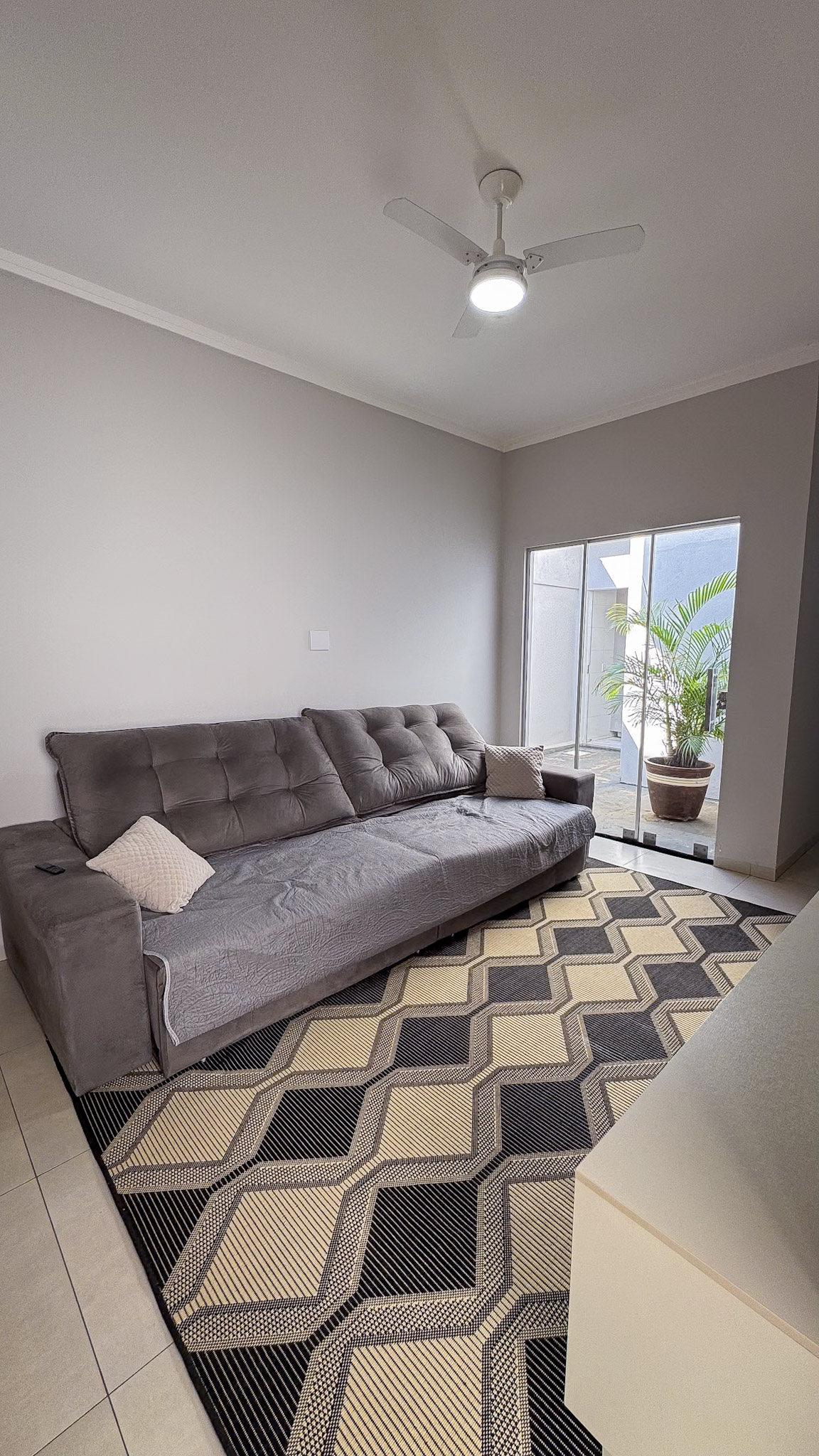 Linda casa à venda com 2 dormitórios
