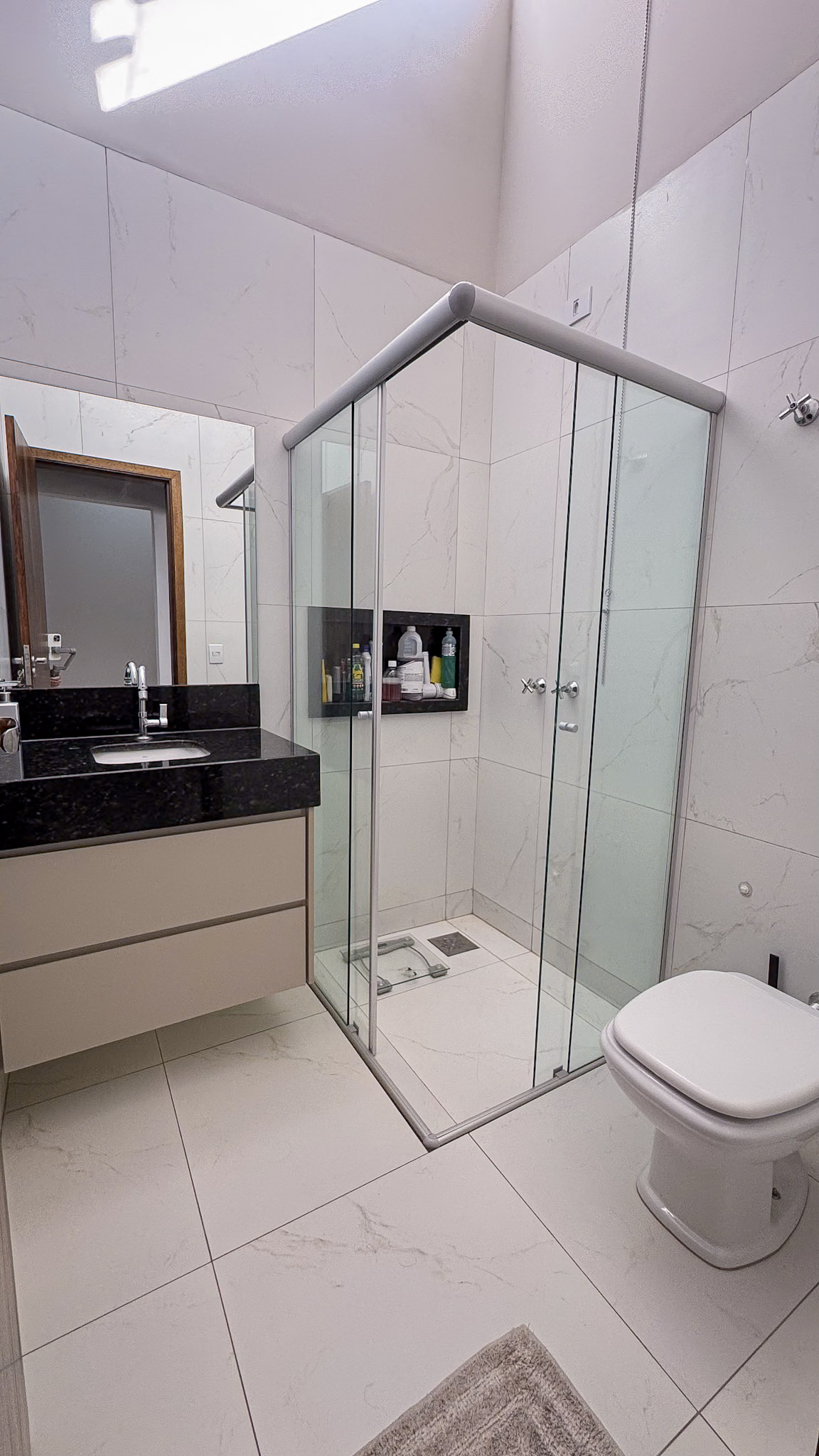 Linda casa à venda com 2 dormitórios