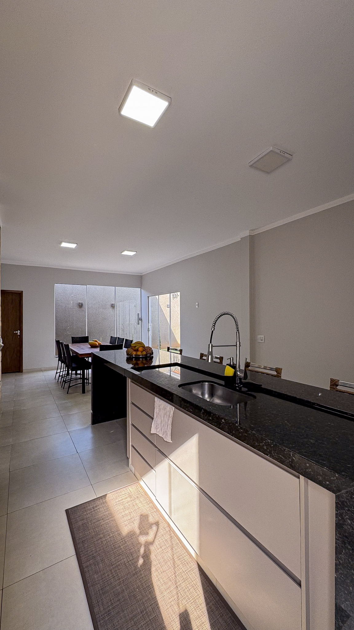 Linda casa à venda com 2 dormitórios