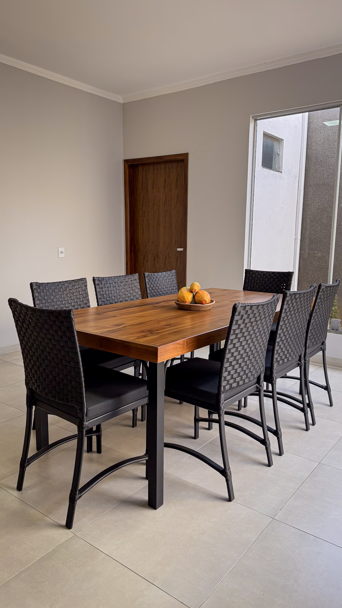 Linda casa à venda com 2 dormitórios