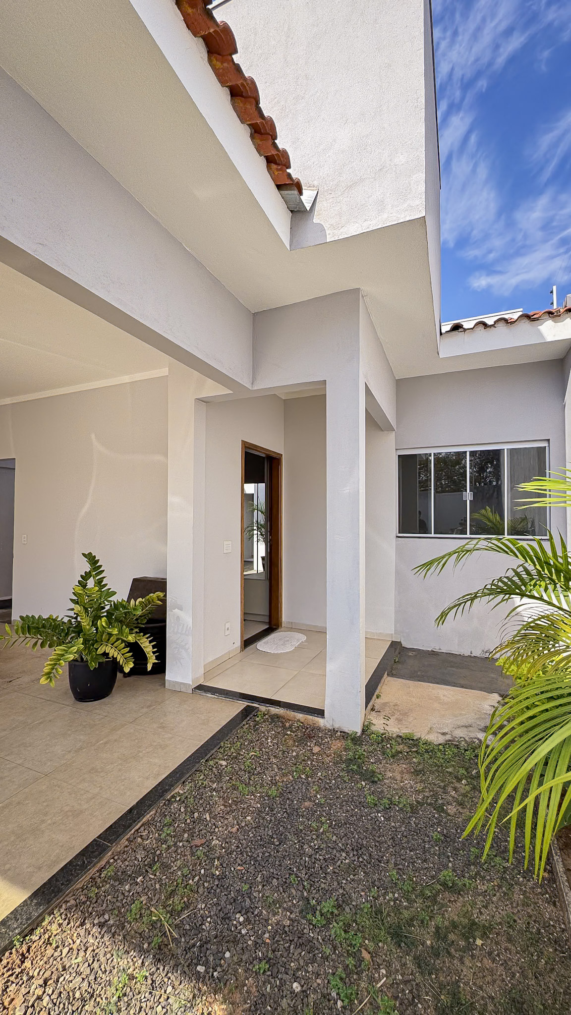 Linda casa à venda com 2 dormitórios