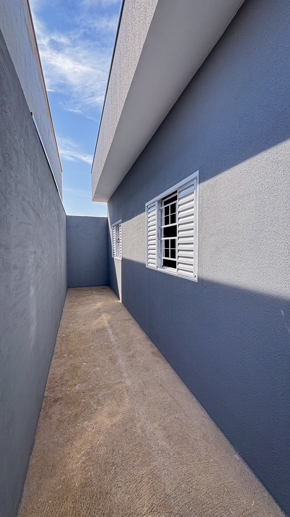 Casa nova à venda!