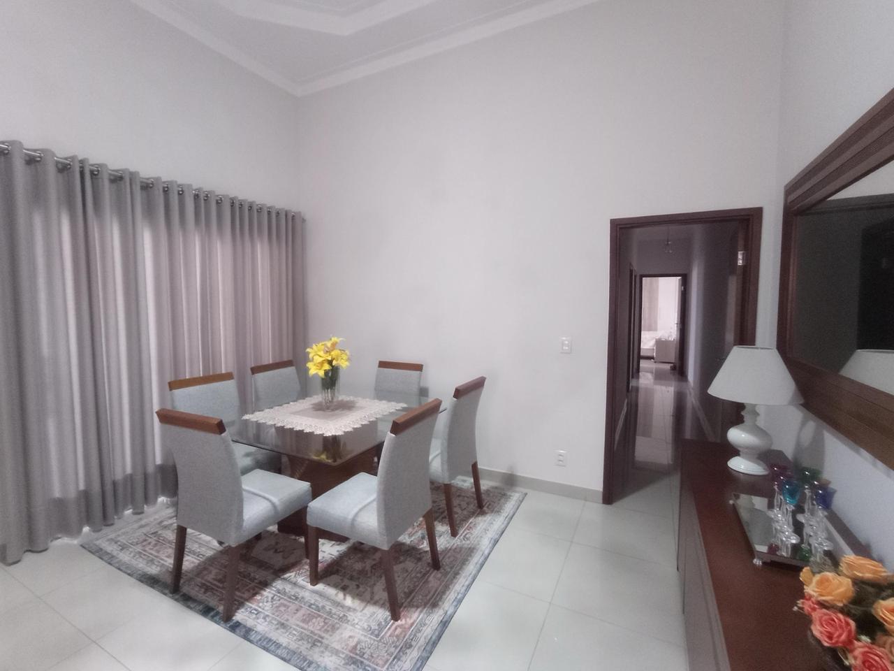 Casa com piscina no Sebastião de Moraes
