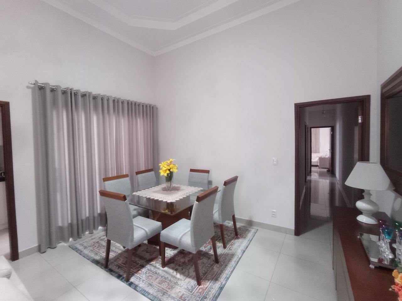 Casa com piscina no Sebastião de Moraes