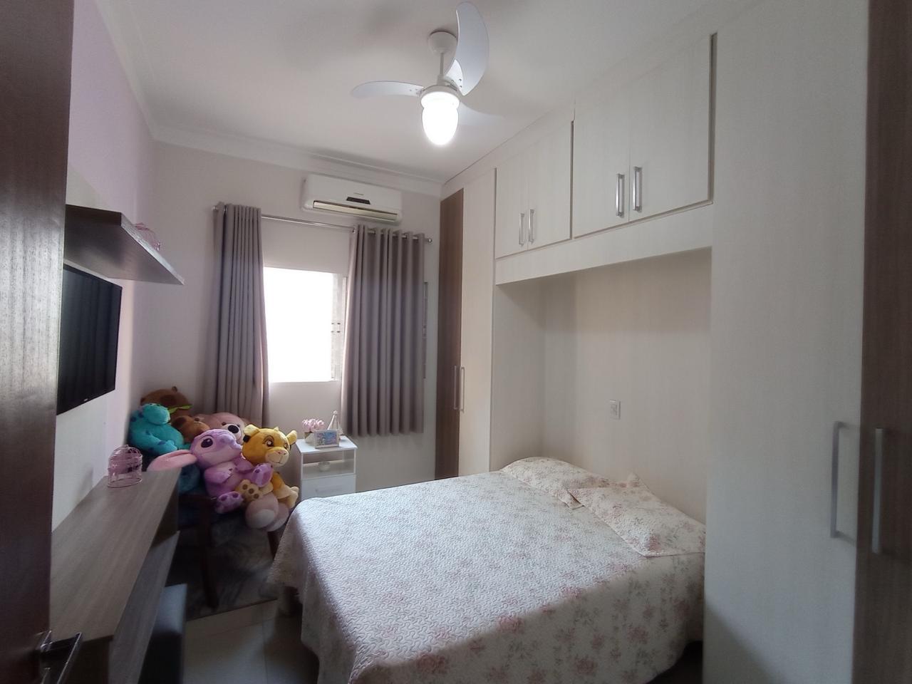 Casa com piscina no Sebastião de Moraes
