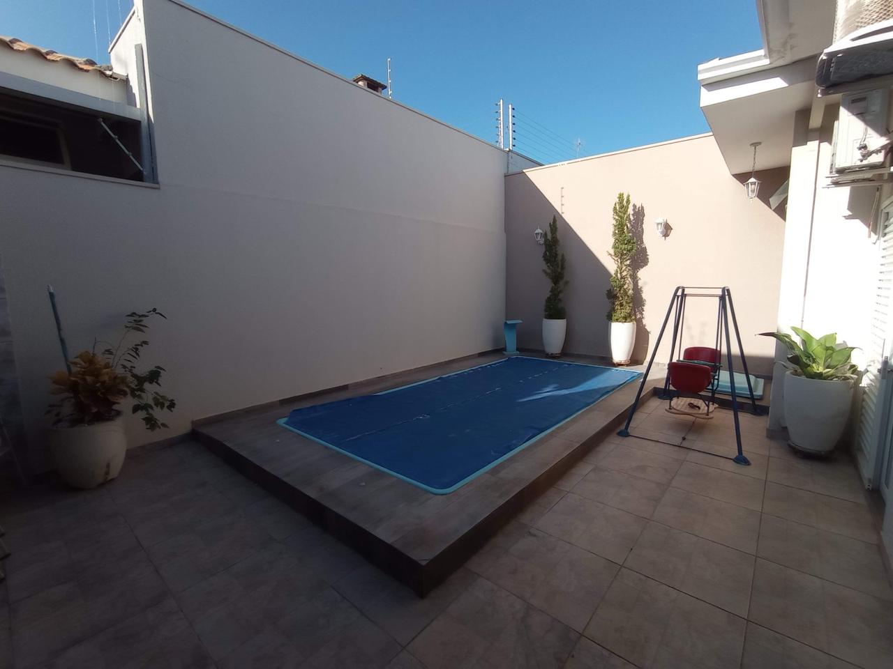 Casa com piscina no Sebastião de Moraes
