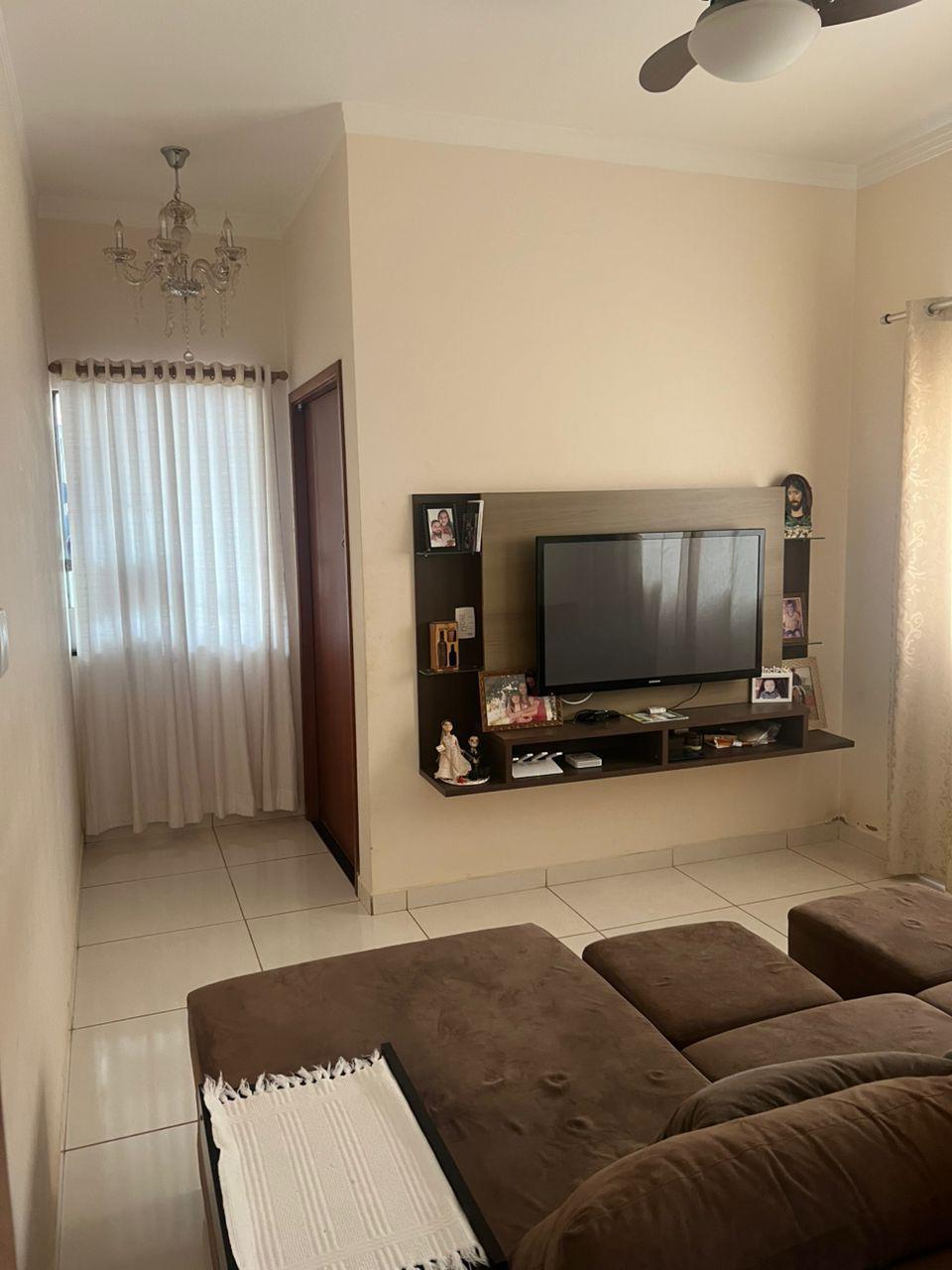 Casa à venda em Elisiário!